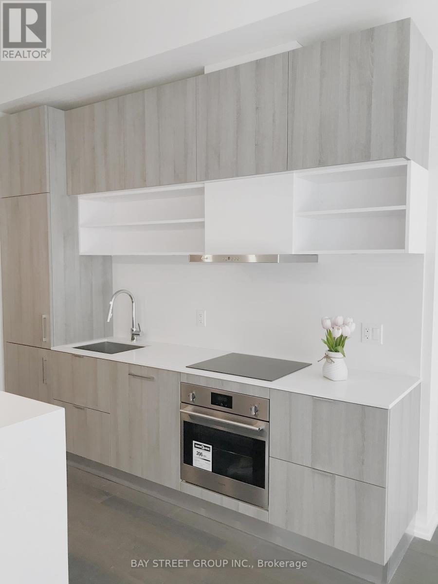 Photo 4 of 902 5 Soudan Avenue, Toronto ON