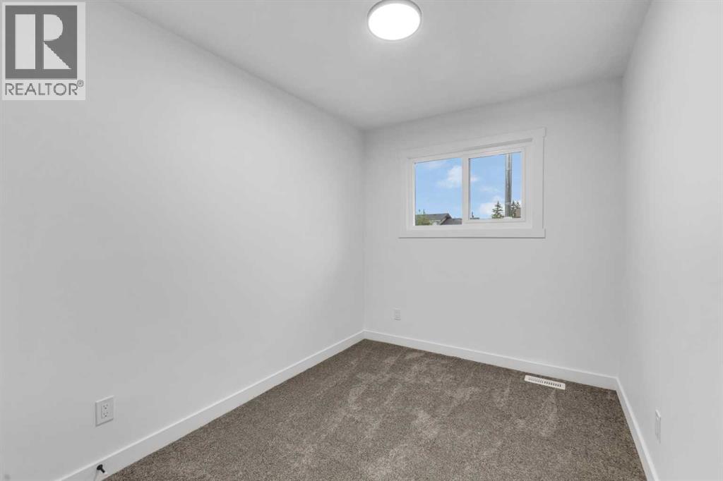 Single Family House Bi-level for Sale in  Bernard Place NW Beddington Heights Calgary 