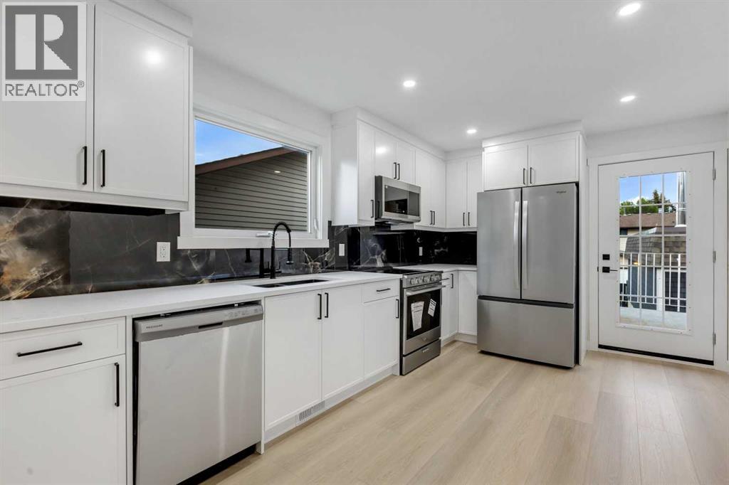 Single Family House Bi-level for Sale in  Bernard Place NW Beddington Heights Calgary 