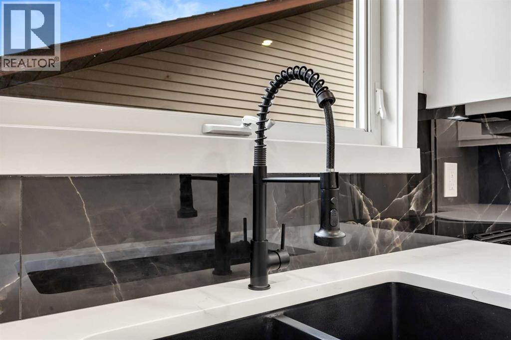 Single Family House Bi-level for Sale in  Bernard Place NW Beddington Heights Calgary 