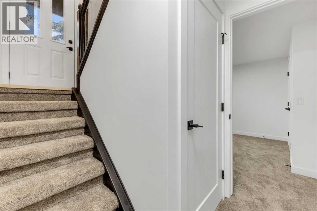 Single Family House Bi-level for Sale in  Bernard Place NW Beddington Heights Calgary 