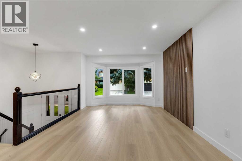 Single Family House Bi-level for Sale in  Bernard Place NW Beddington Heights Calgary 