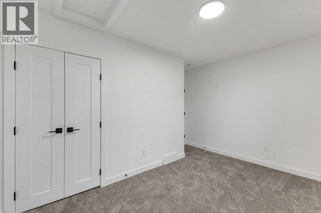 Single Family House Bi-level for Sale in  Bernard Place NW Beddington Heights Calgary 