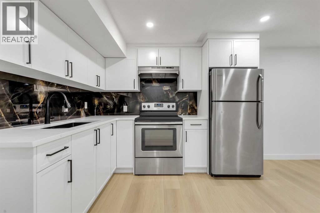 Single Family House Bi-level for Sale in  Bernard Place NW Beddington Heights Calgary 