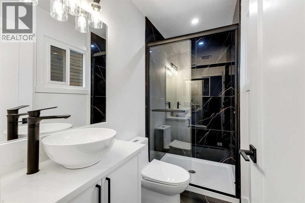 Single Family House Bi-level for Sale in  Bernard Place NW Beddington Heights Calgary 