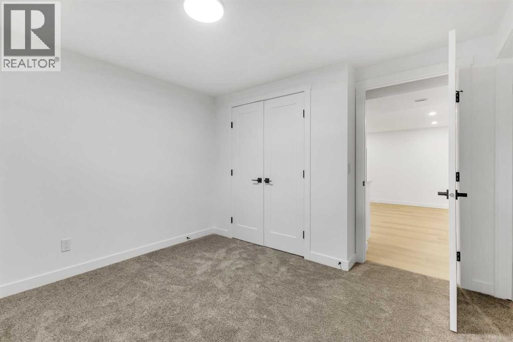 Single Family House Bi-level for Sale in  Bernard Place NW Beddington Heights Calgary 