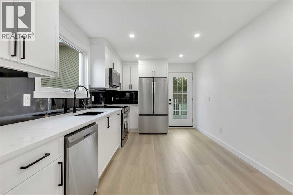 Single Family House Bi-level for Sale in  Bernard Place NW Beddington Heights Calgary 