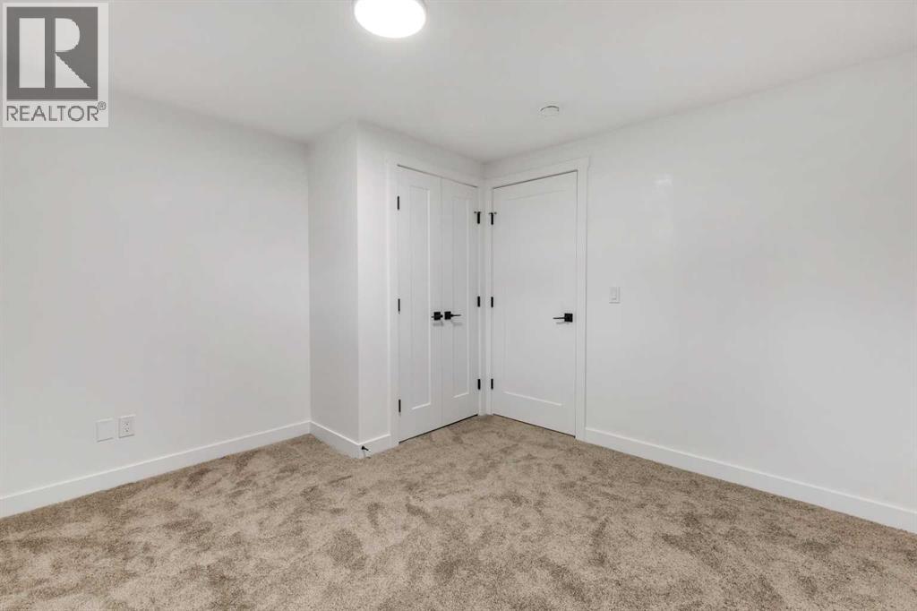 Single Family House Bi-level for Sale in  Bernard Place NW Beddington Heights Calgary 