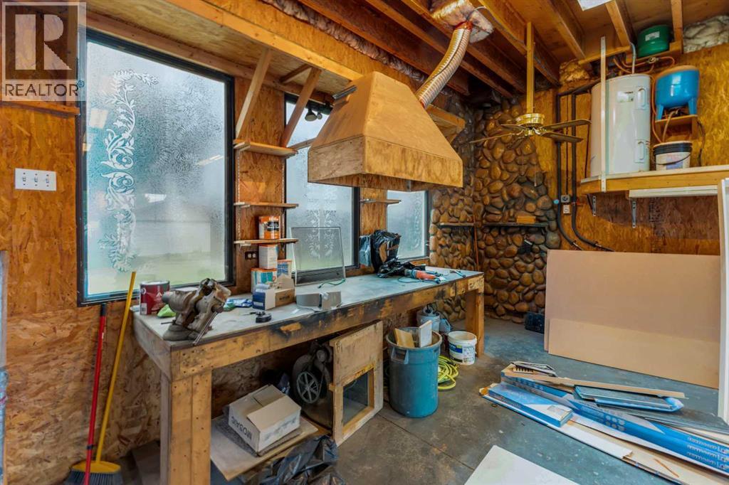 Single Family House Bi-level for Sale in  Bernard Place NW Beddington Heights Calgary 