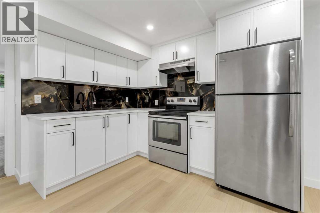 Single Family House Bi-level for Sale in  Bernard Place NW Beddington Heights Calgary 