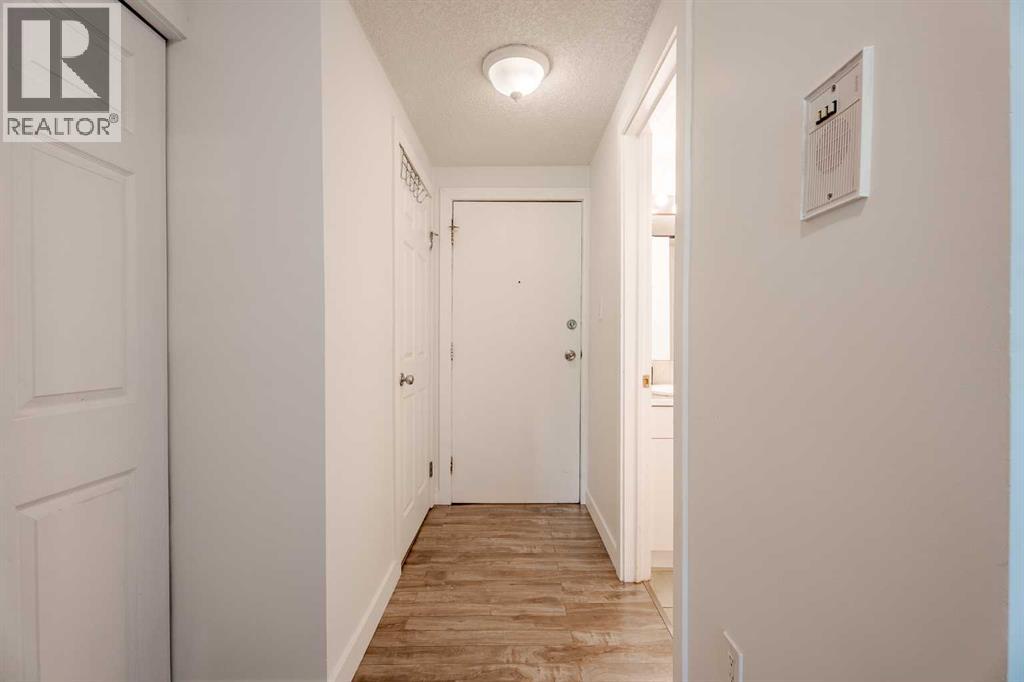 Photo 7 of 104 638 Meredith Road Ne, Calgary AB