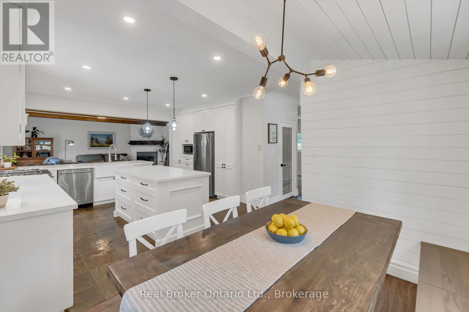 Photo 11 of 6566 Concession Rd 4 Road, Puslinch ON