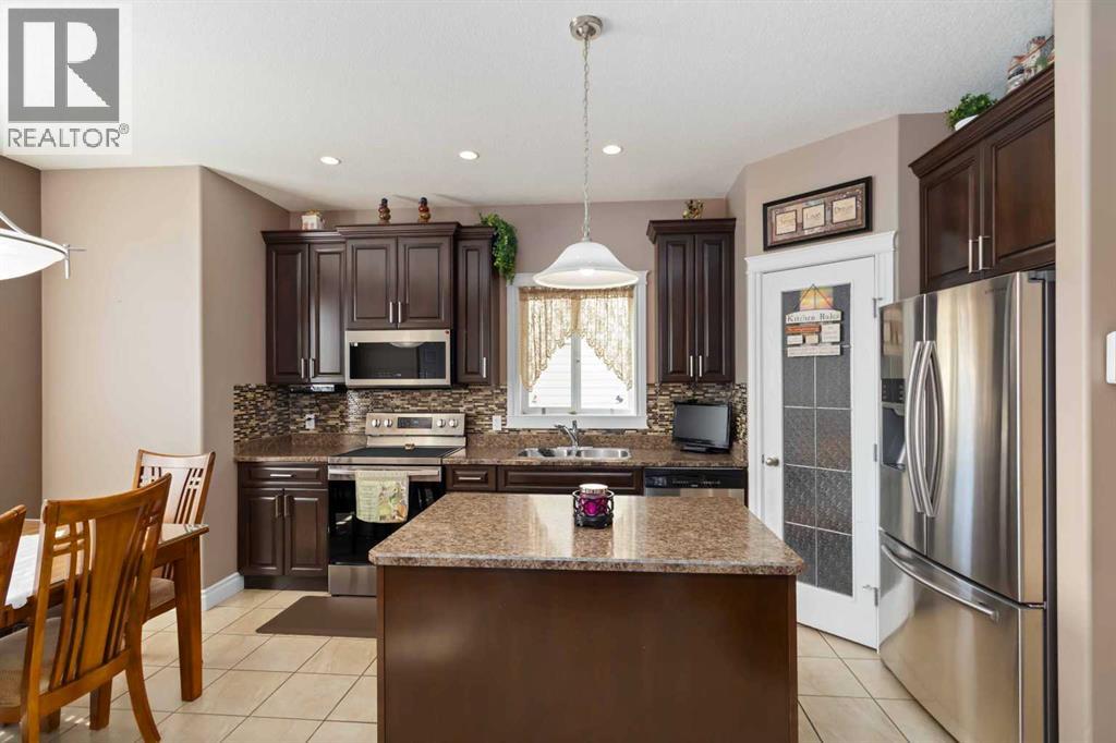 Photo 6 of 108 Chestnut Way, Fort Mcmurray AB