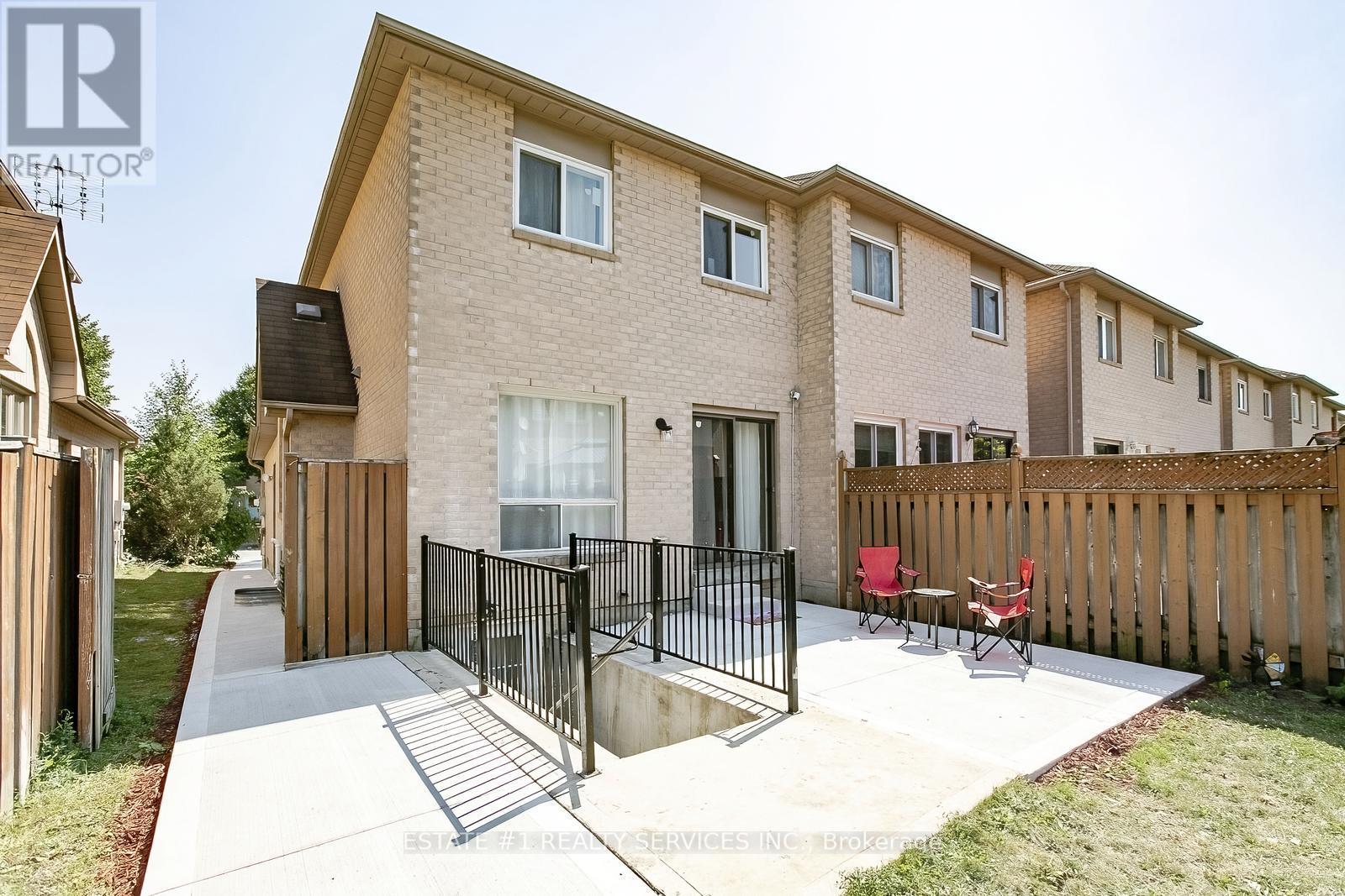 Photo 30 of 117 Richwood Crescent, Brampton ON