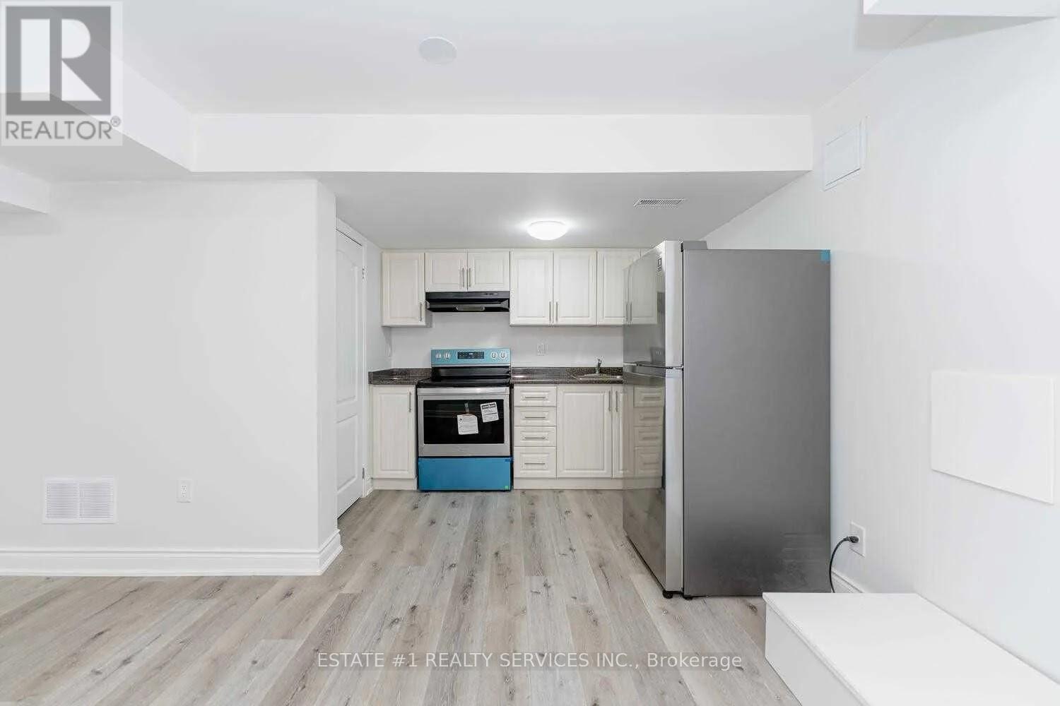 Photo 37 of 117 Richwood Crescent, Brampton ON