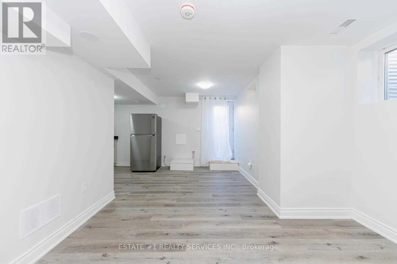 Photo 33 of 117 Richwood Crescent, Brampton ON