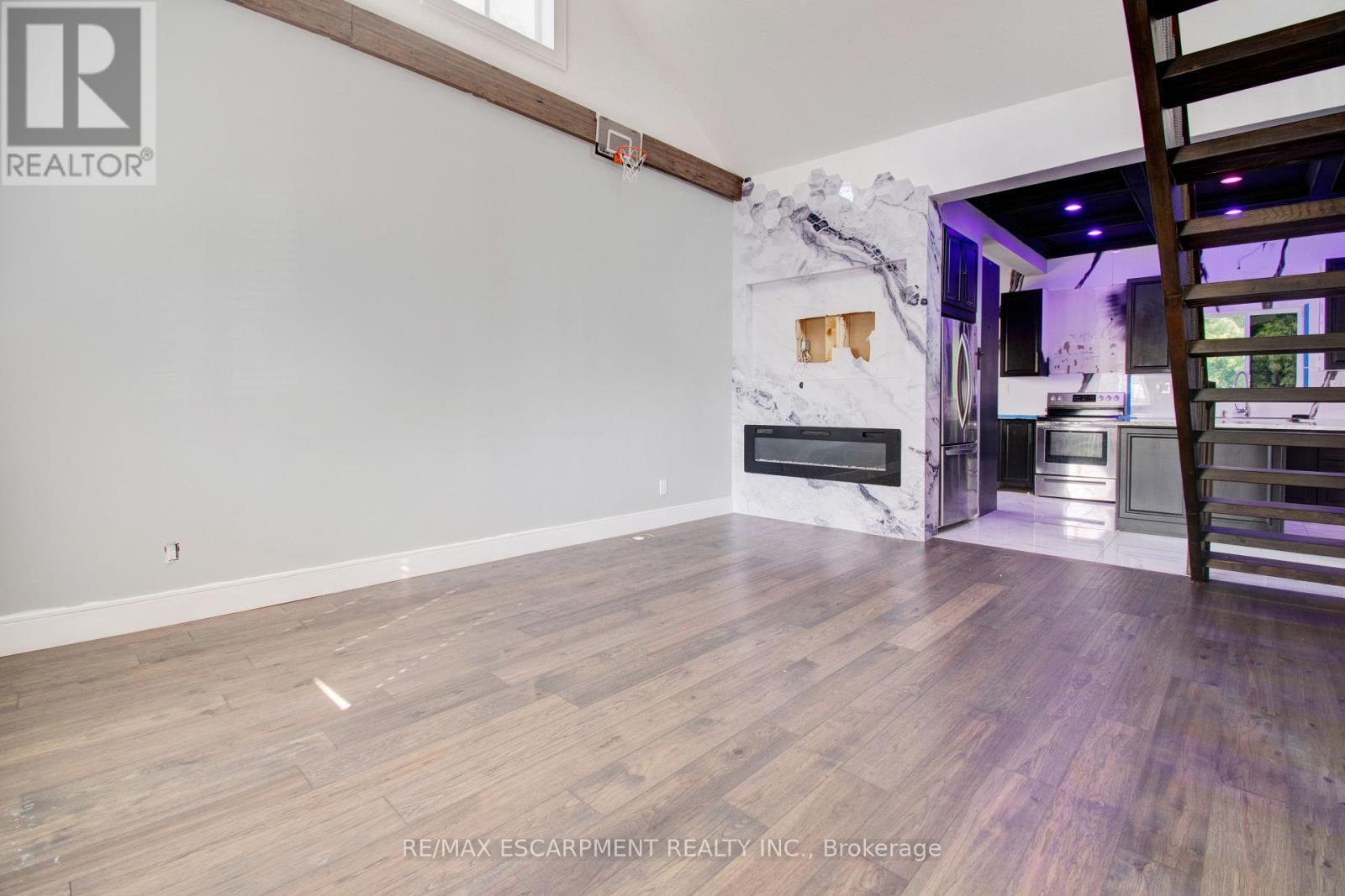 Photo 3 of 85 East 37th Street, Hamilton ON