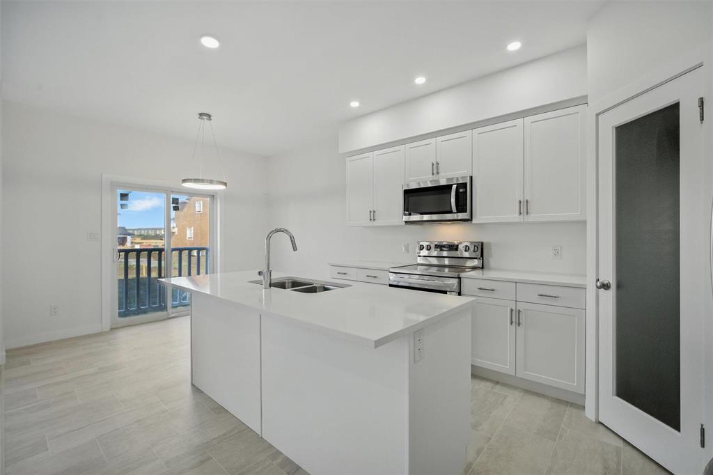 Photo 36 of 124 Ken Butchart Crescent, Winnipeg MB