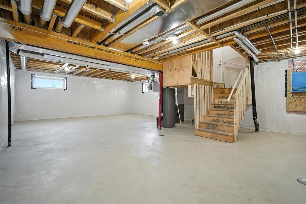 Photo 3 of 124 Ken Butchart Crescent, Winnipeg MB