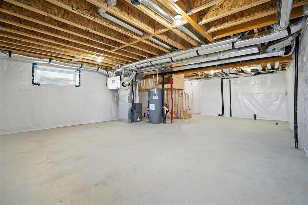 Photo 40 of 124 Ken Butchart Crescent, Winnipeg MB