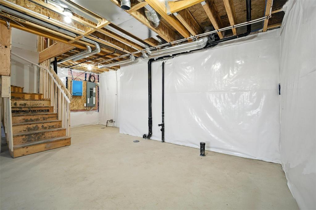 Photo 1 of 124 Ken Butchart Crescent, Winnipeg MB