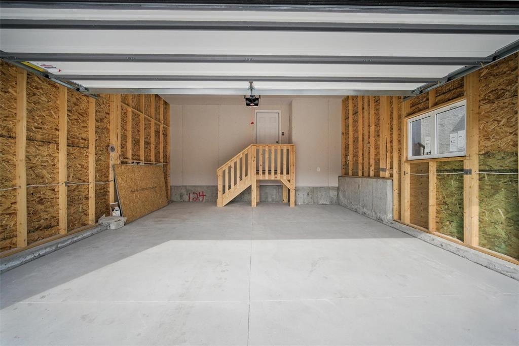 Photo 6 of 124 Ken Butchart Crescent, Winnipeg MB