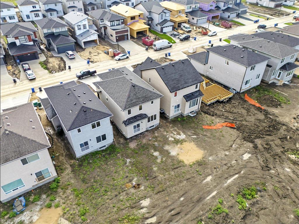 Photo 22 of 124 Ken Butchart Crescent, Winnipeg MB