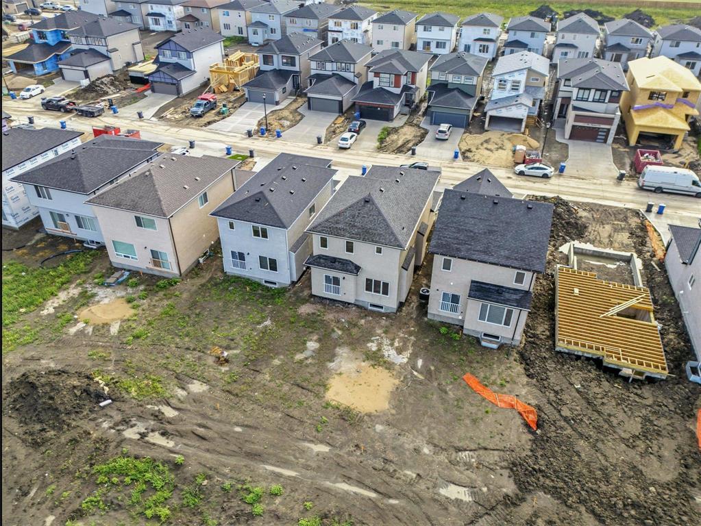 Photo 25 of 124 Ken Butchart Crescent, Winnipeg MB