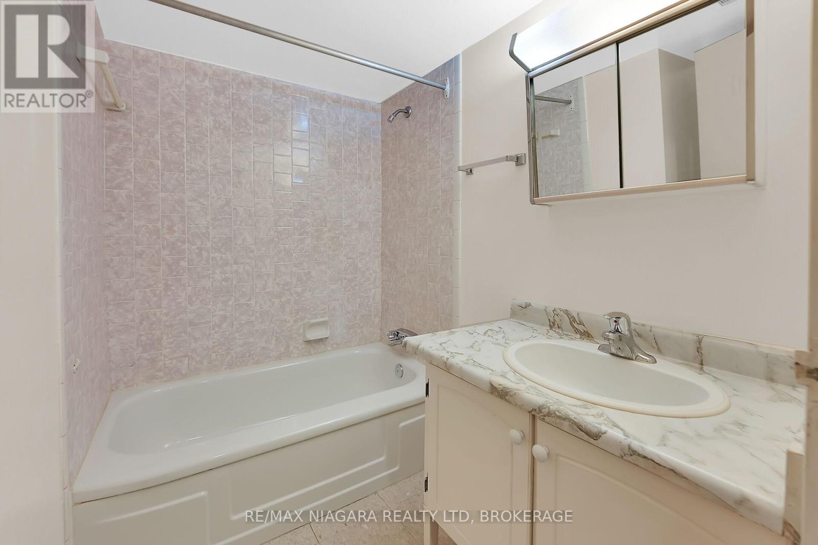 Photo 17 of 1003 365 Geneva Street, St Catharines ON