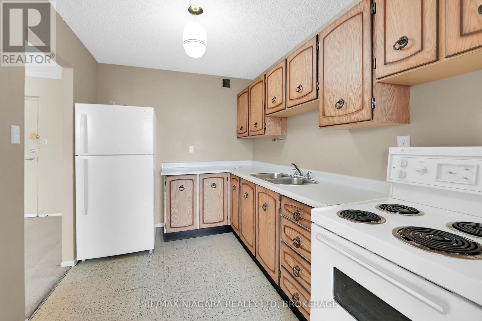 Photo 7 of 1003 365 Geneva Street, St Catharines ON