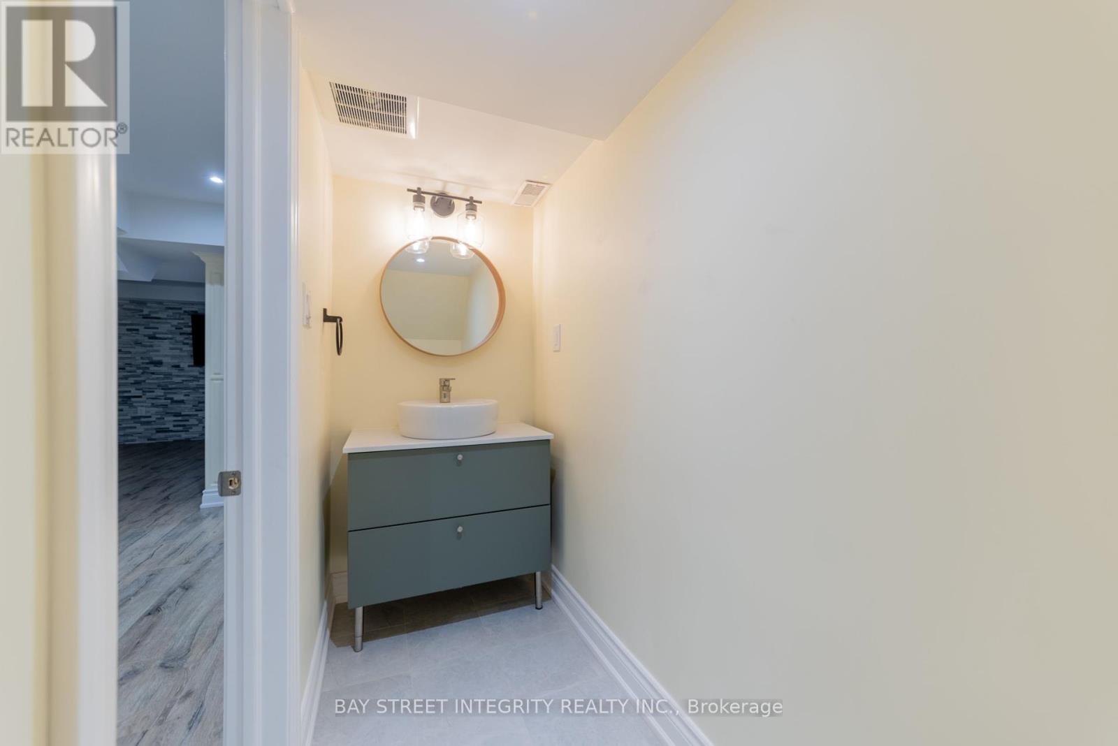Photo 13 of 82 Oswell Drive, Ajax ON