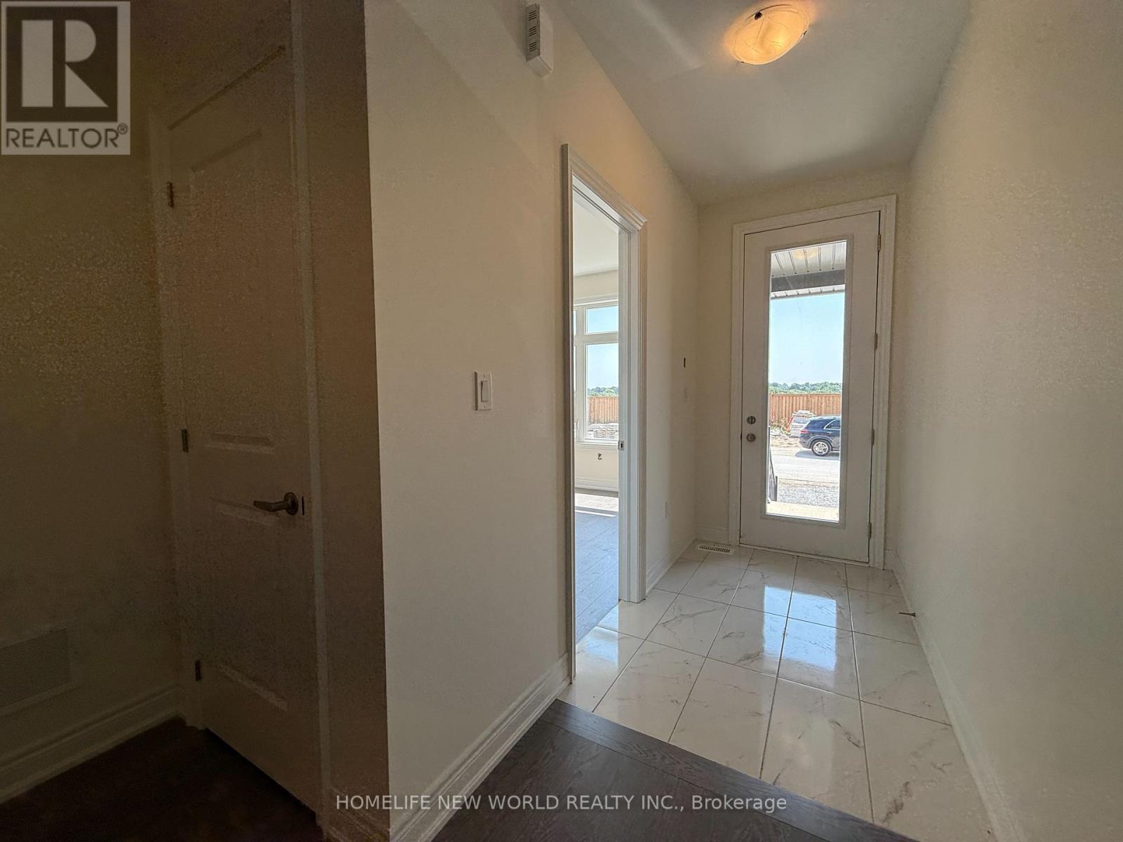 Photo 5 of 181 Berczy Grn Drive, Markham ON