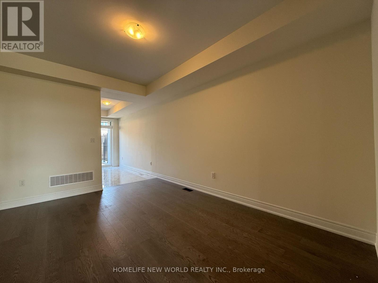 Photo 9 of 181 Berczy Grn Drive, Markham ON