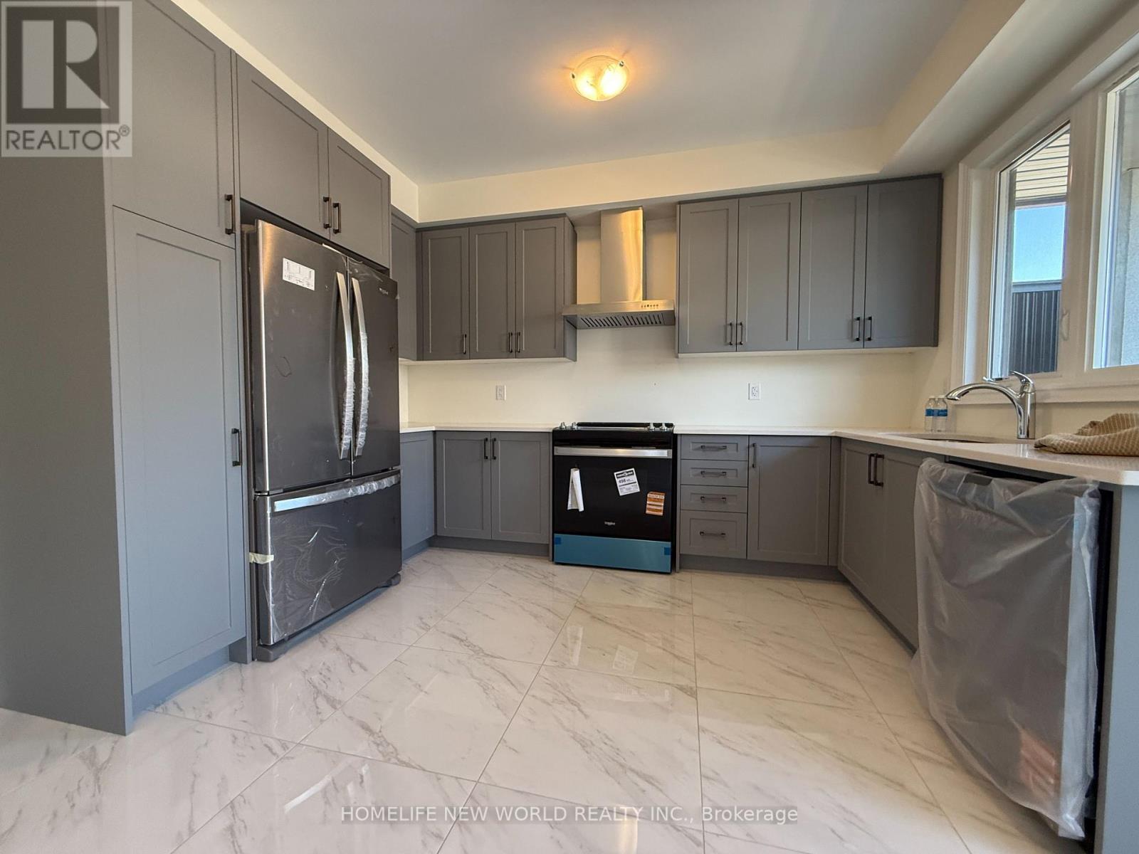 Photo 35 of 181 Berczy Grn Drive, Markham ON