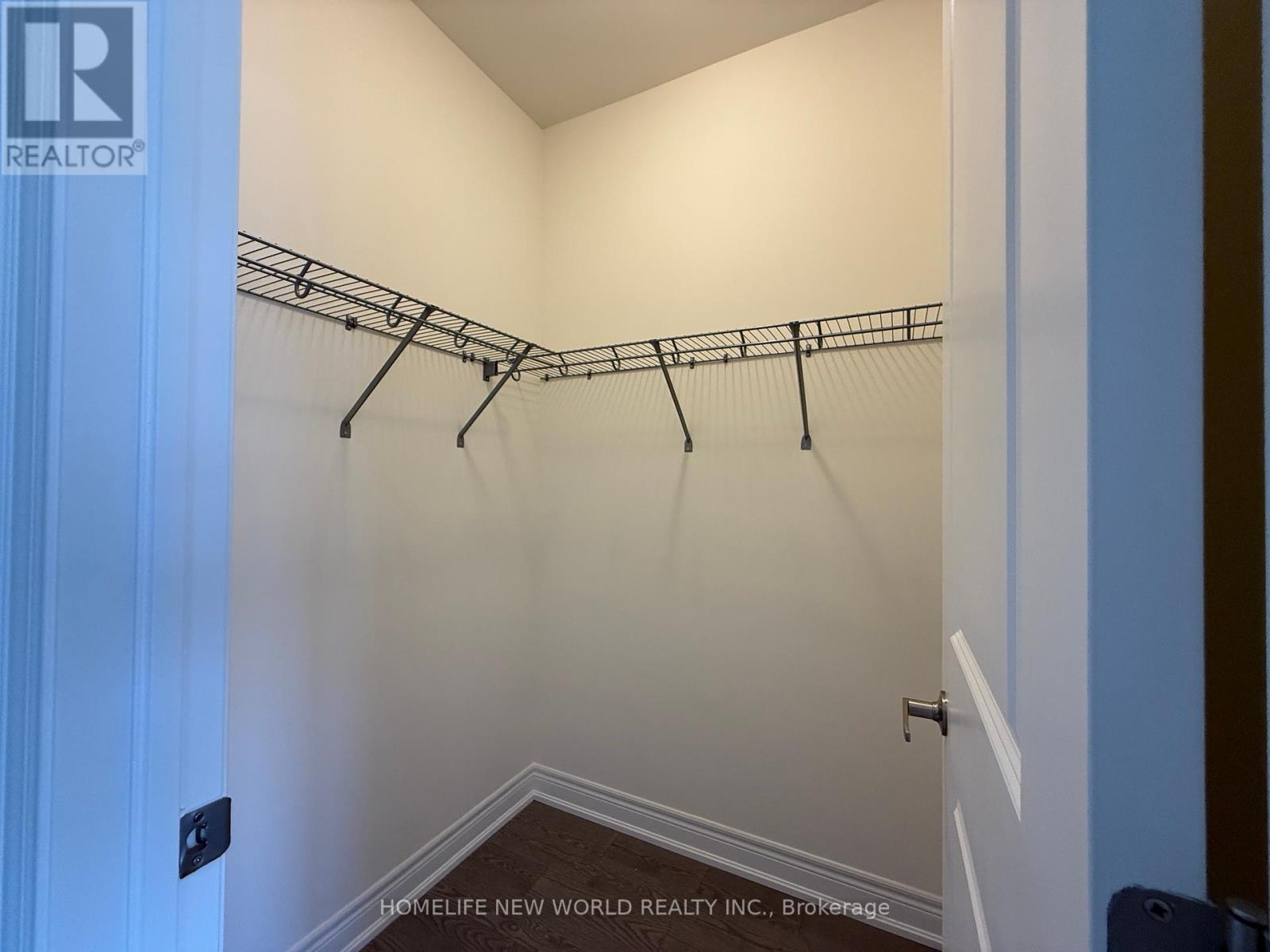 Photo 16 of 181 Berczy Grn Drive, Markham ON