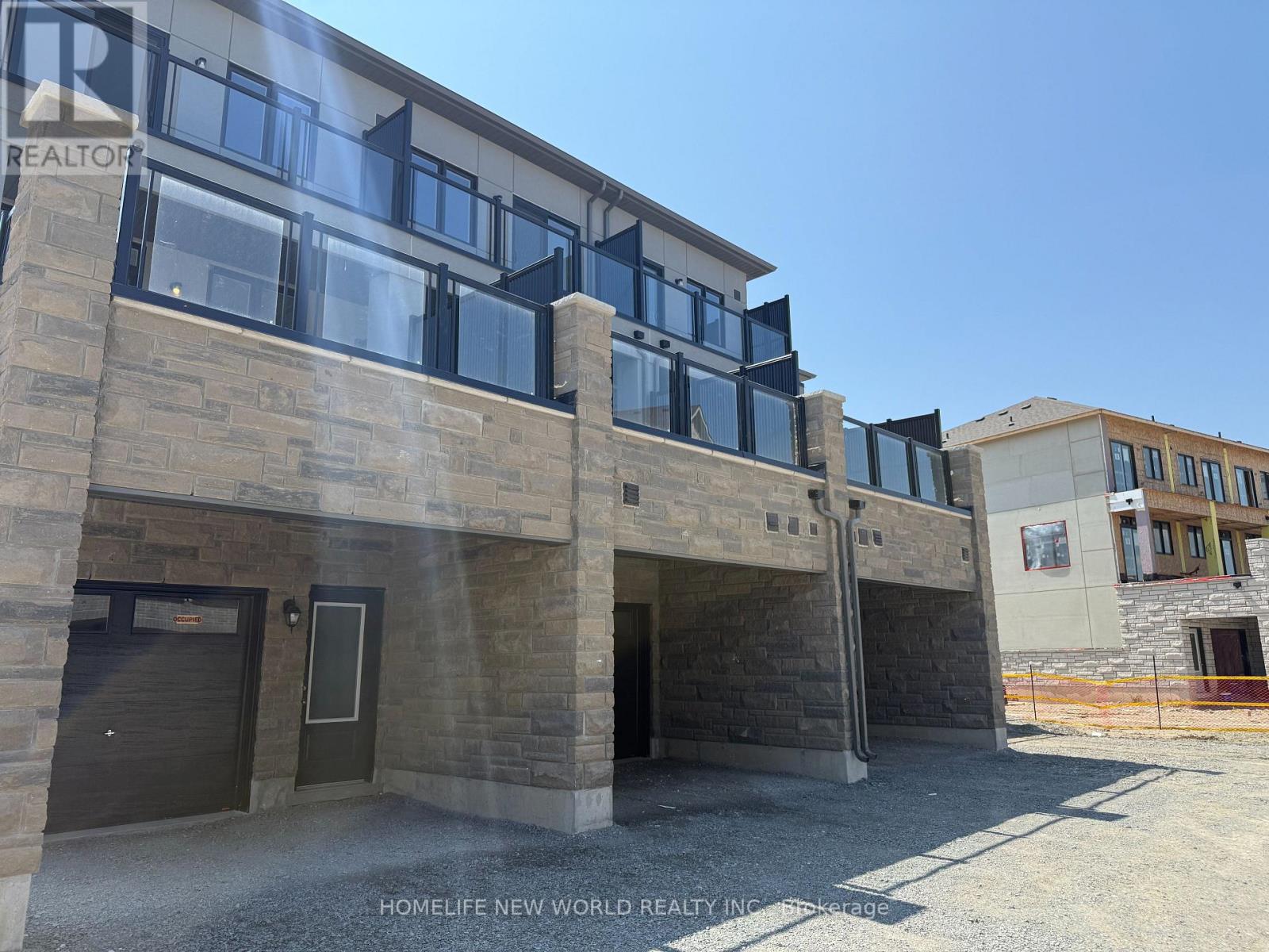 Photo 8 of 181 Berczy Grn Drive, Markham ON