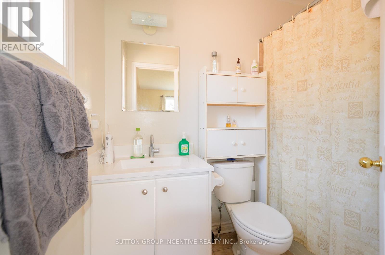 Photo 17 of 6 Brown Wood Drive, Barrie ON