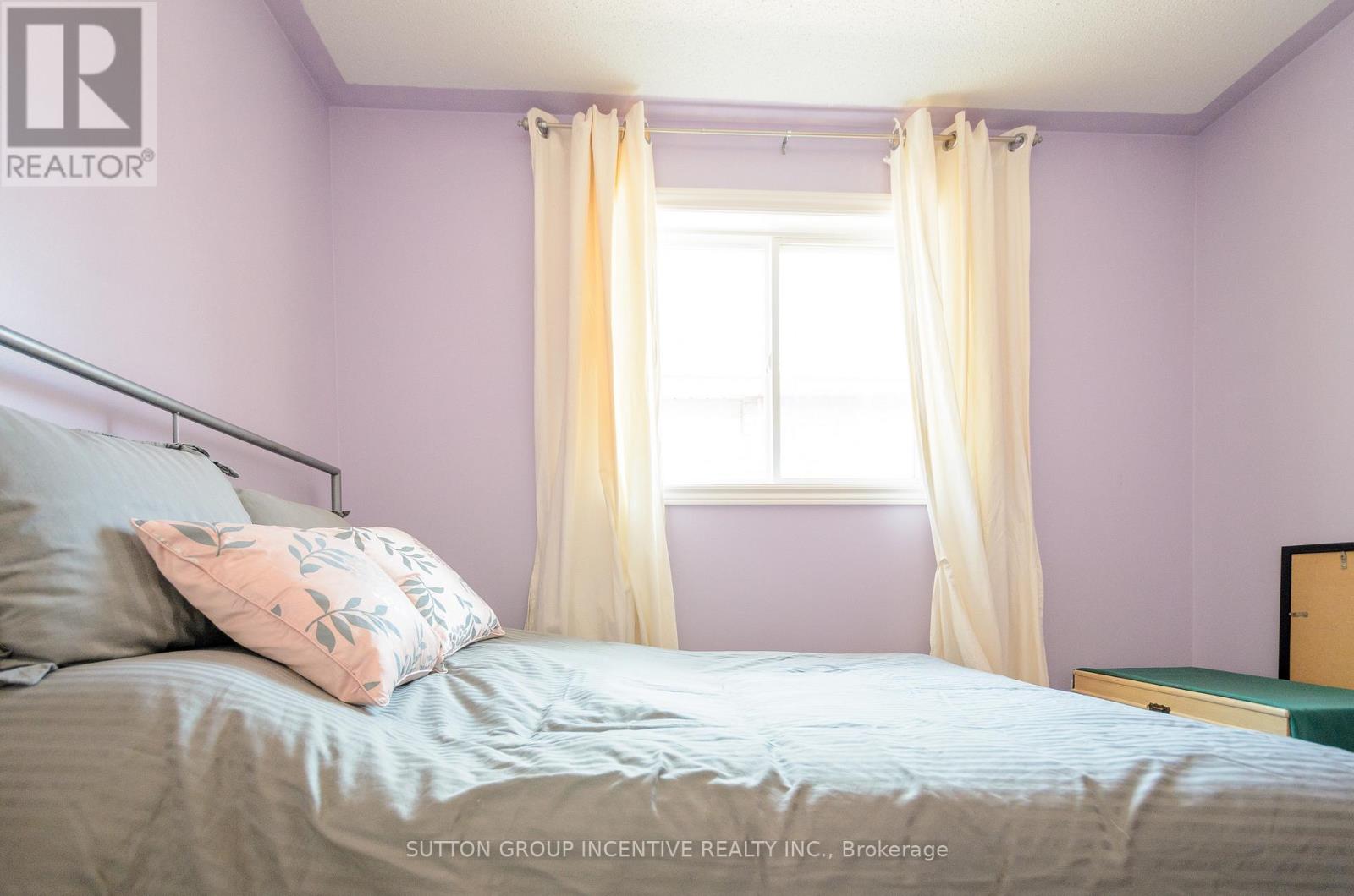 Photo 18 of 6 Brown Wood Drive, Barrie ON