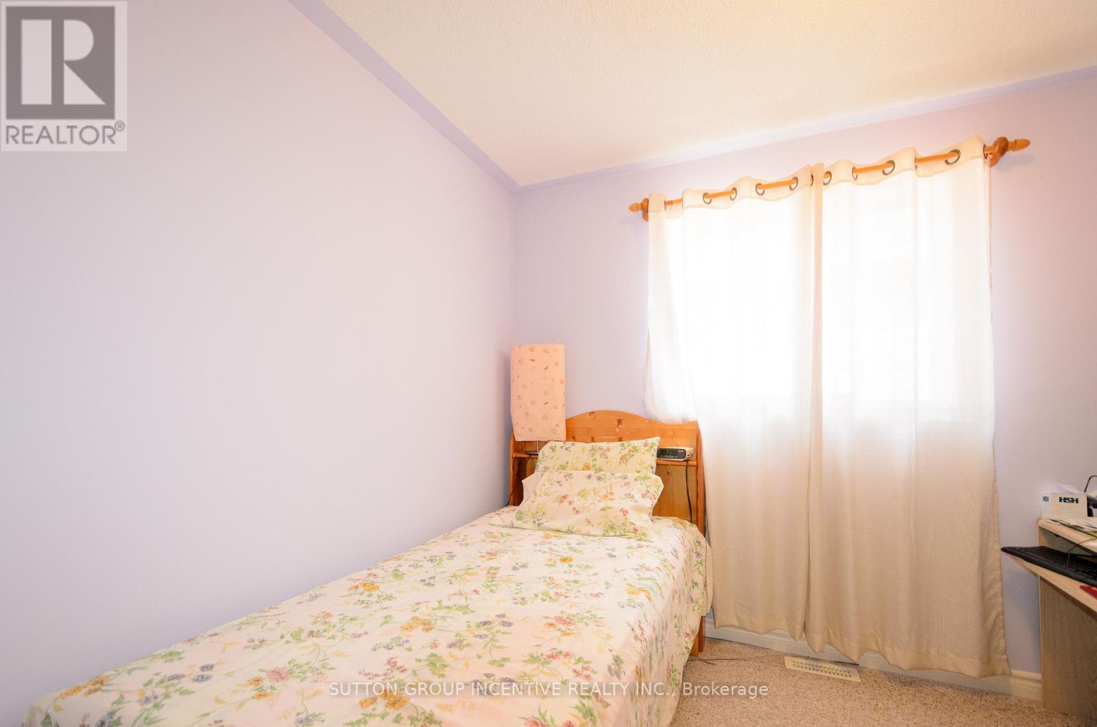 Photo 19 of 6 Brown Wood Drive, Barrie ON