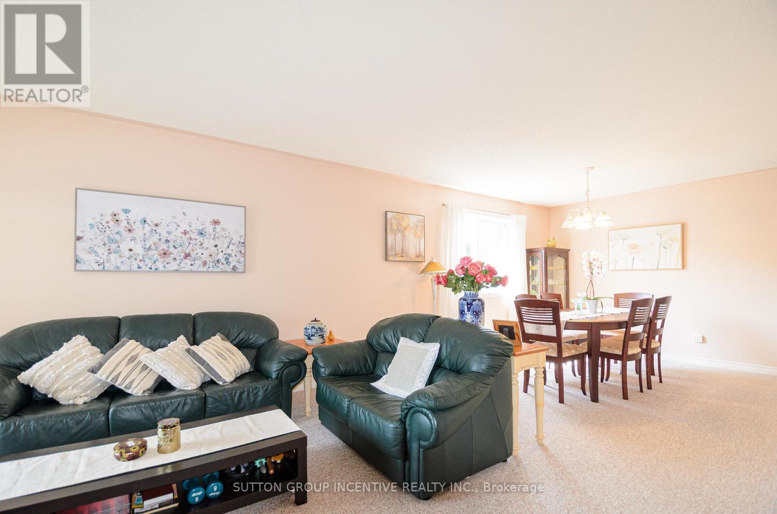 Photo 3 of 6 Brown Wood Drive, Barrie ON