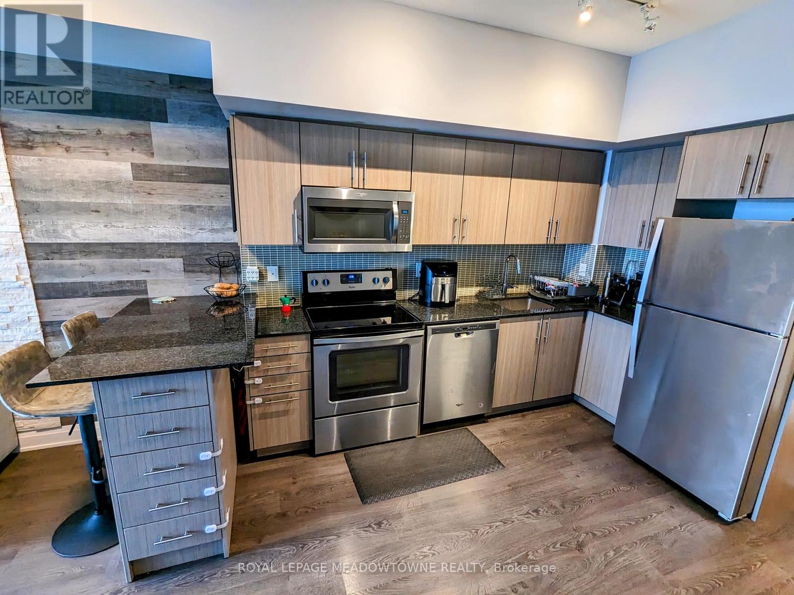 Photo 20 of 1210 55 Speers Road, Oakville ON