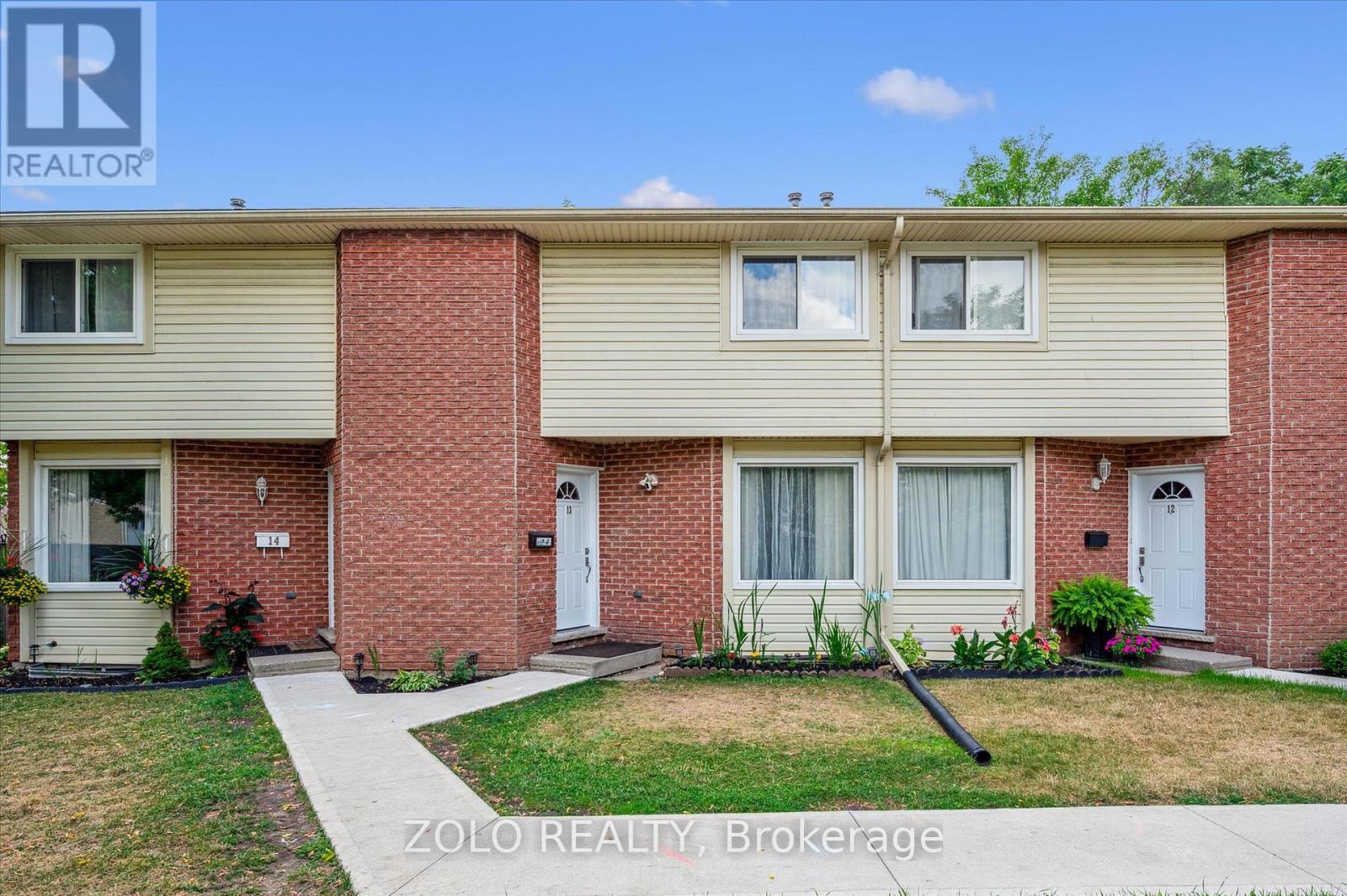 Photo 1 of 13 203 Fairway Rd N Road, Kitchener ON