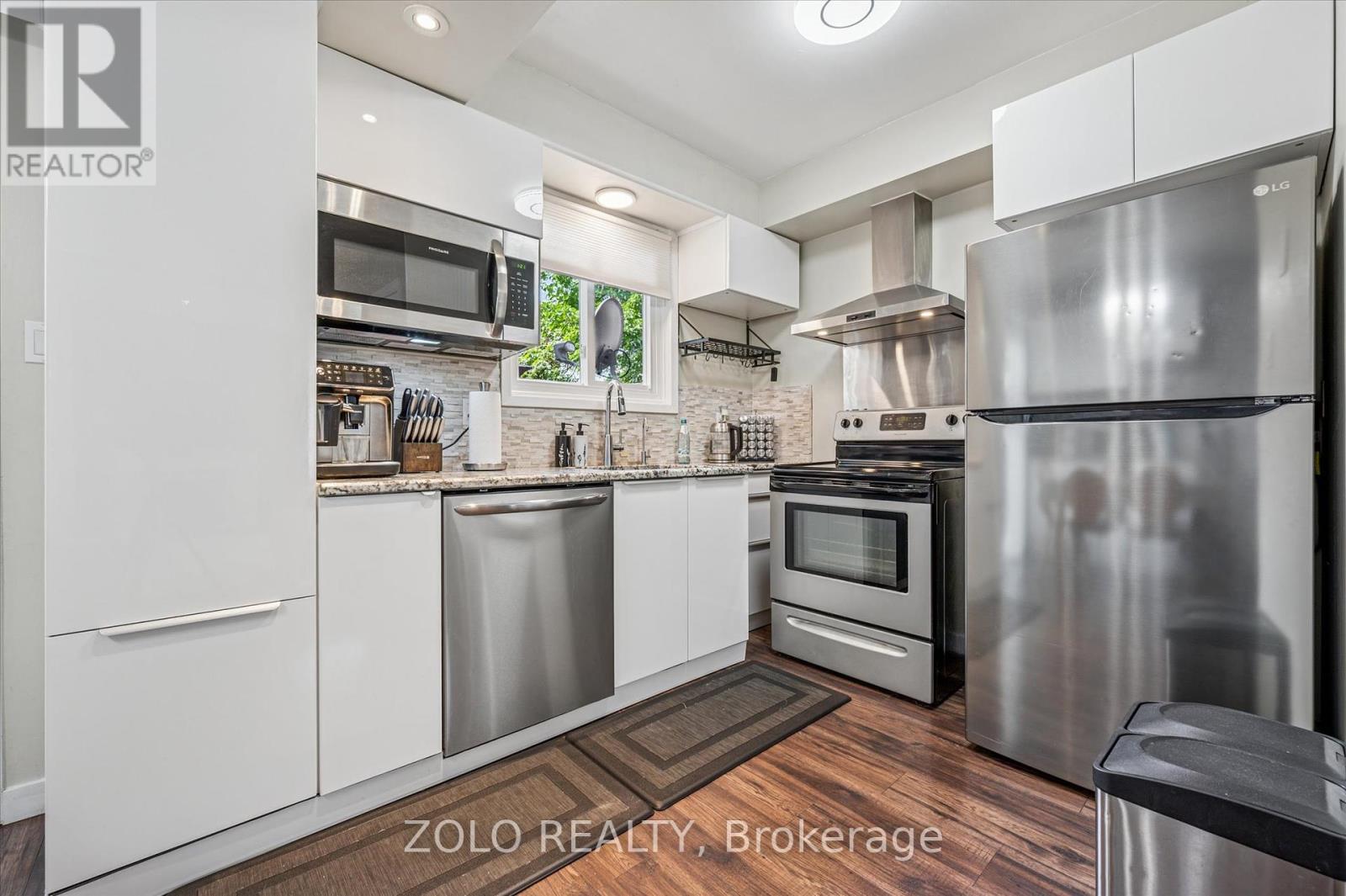 Photo 7 of 13 203 Fairway Rd N Road, Kitchener ON