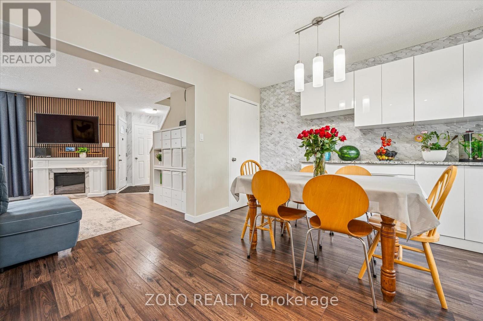 Photo 8 of 13 203 Fairway Rd N Road, Kitchener ON