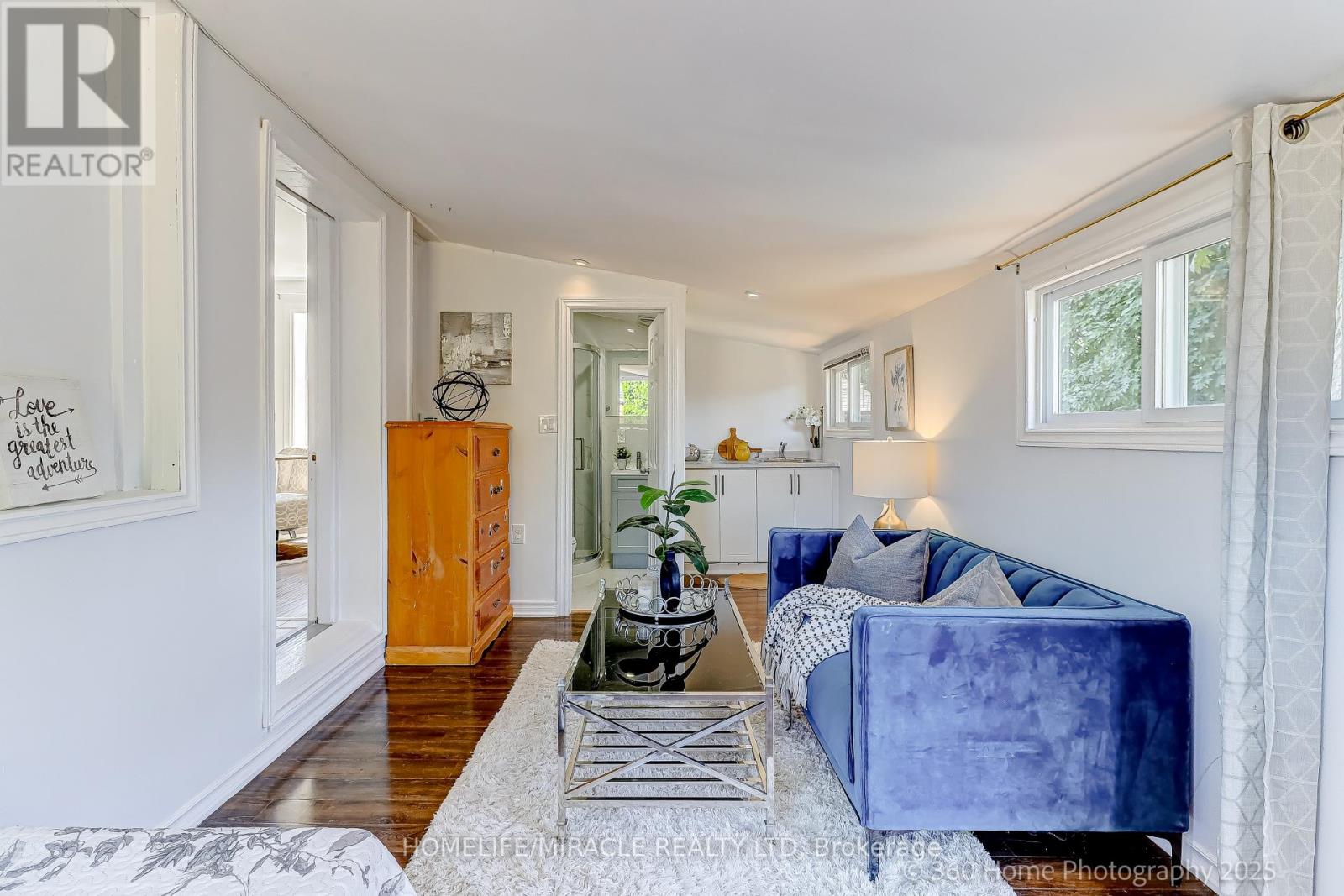 Photo 14 of 34 Merrian Road, Toronto ON