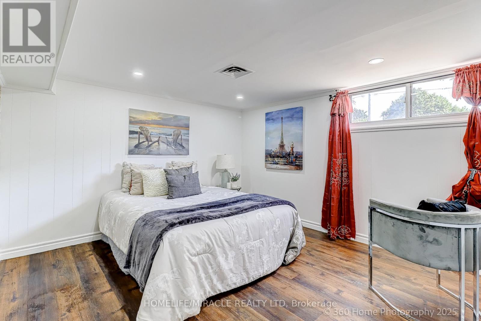 Photo 20 of 34 Merrian Road, Toronto ON