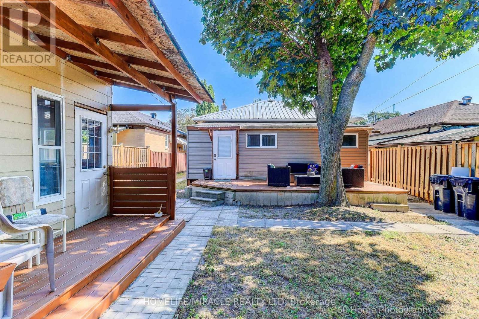 Photo 23 of 34 Merrian Road, Toronto ON