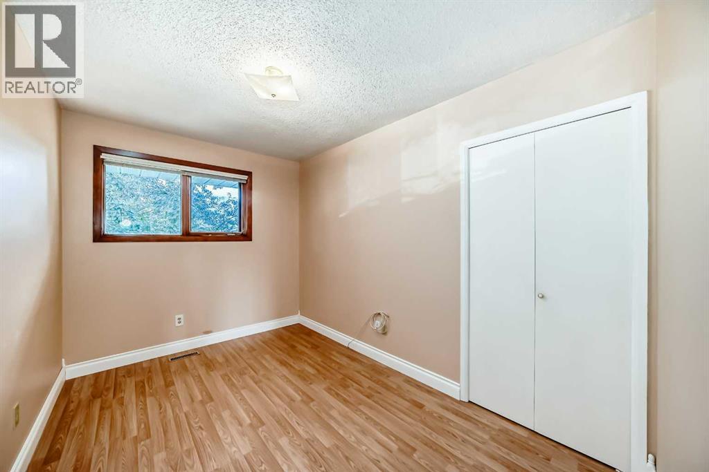 Single Family House Bungalow for Sale in  Pensville Road SE Penbrooke Meadows Calgary 