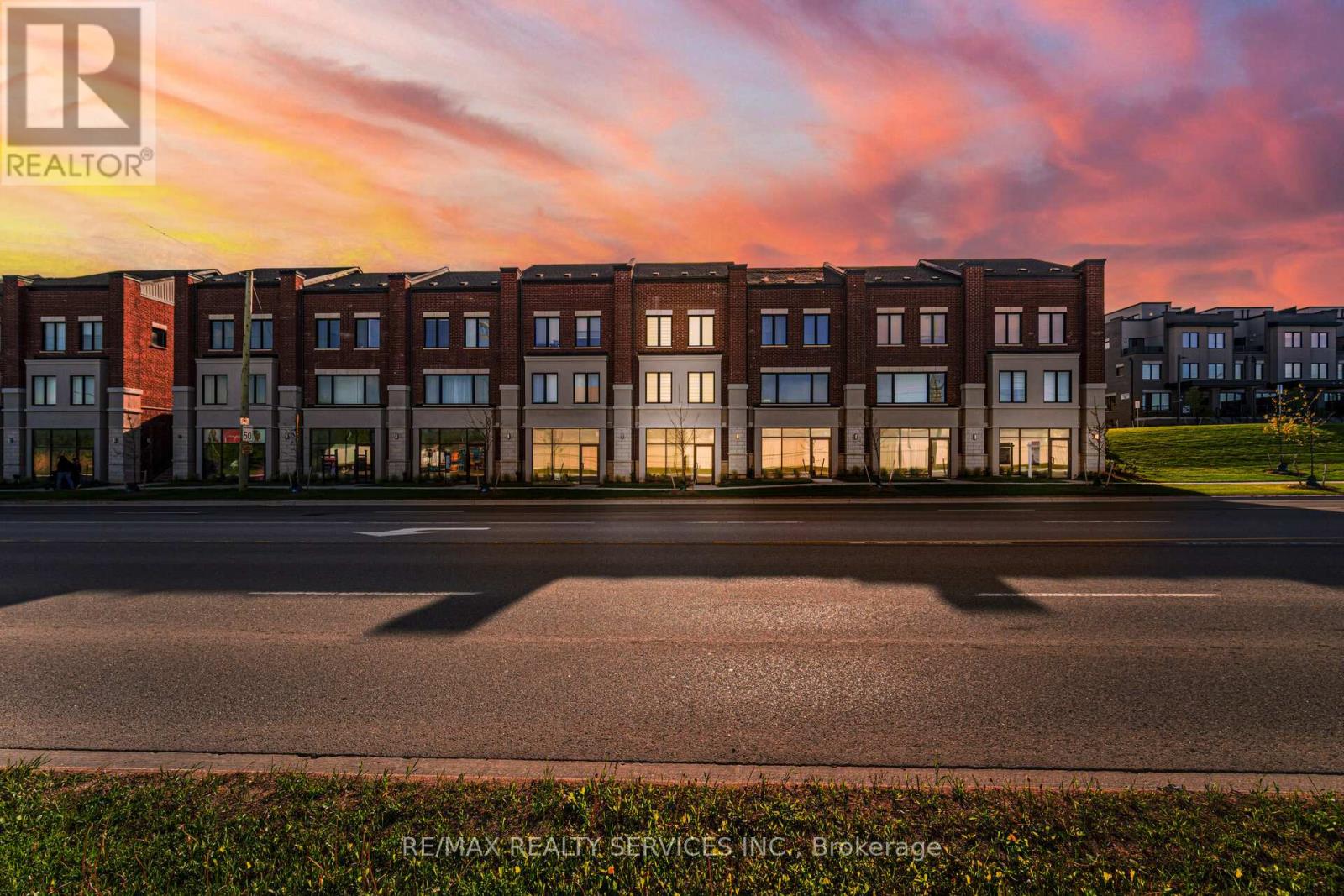 Photo 1 of 12 220 Dissette Street, Bradford West Gwillimbury ON