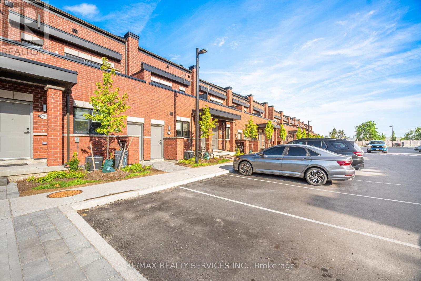 Photo 28 of 12 220 Dissette Street, Bradford West Gwillimbury ON